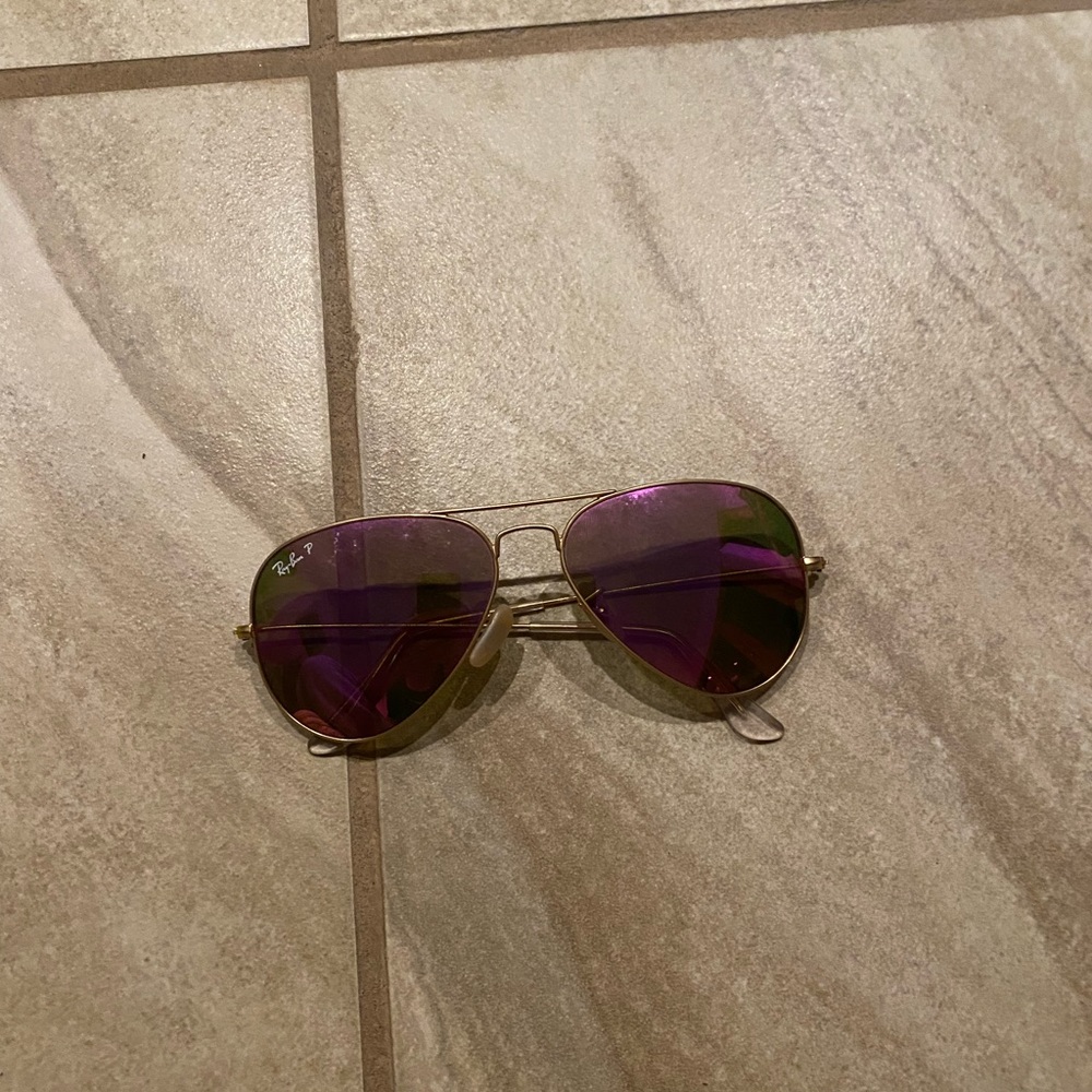 Gold Ray-Bans
